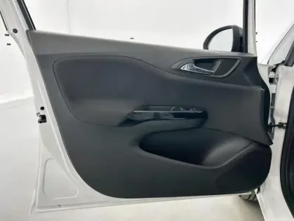 Photo 10 Opel Corsa 1.4 Turbo 100ch Black Edition 5p