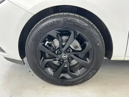 Photo 18 Opel Corsa 1.4 Turbo 100ch Black Edition 5p