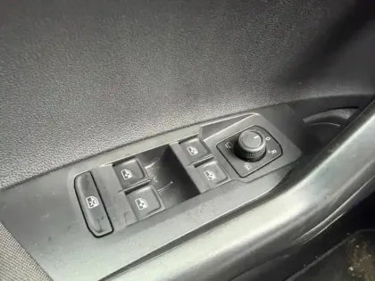 Photo 8 Volkswagen Polo Gén. VI Ph2 Life 5