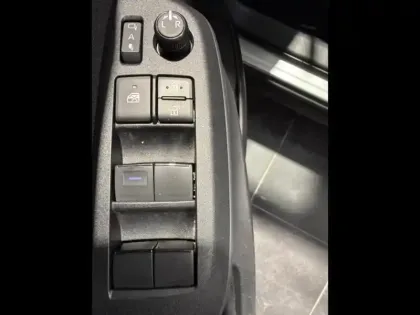 Photo 13 Toyota Yaris Gén. I Ph1 Dynamic Business 5