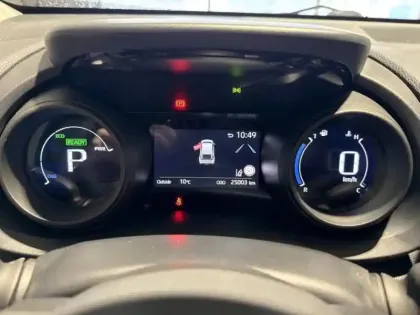 Photo 7 Toyota Yaris Gén. I Ph1 Dynamic Business 5