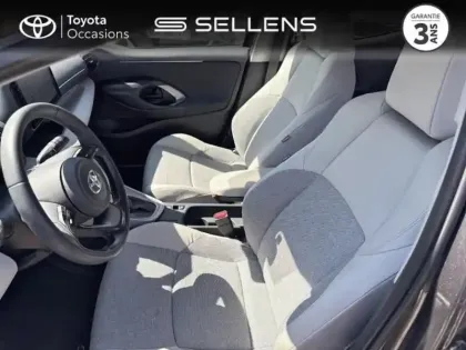 Photo 10 Toyota Yaris  116h Iconic 5p MY22