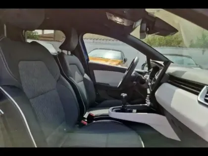 Photo 9 Renault Clio Gén. V (BJA) Ph1 Intens 5