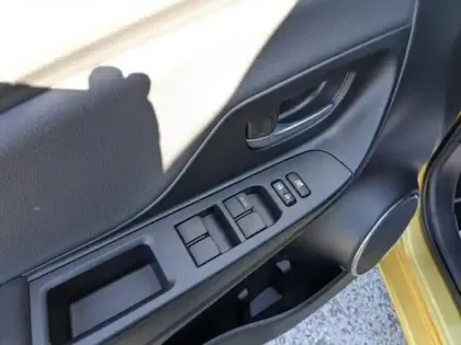 Photo 7 Toyota Yaris  100h Collection 5p