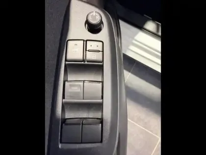 Photo 13 Toyota Yaris Gén. IV Ph1 NG Design 5