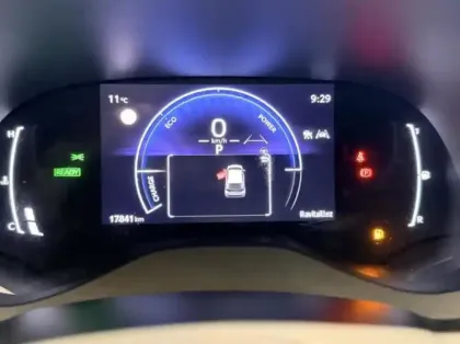 Photo 7 Toyota Yaris Gén. IV Ph1 NG Design 5