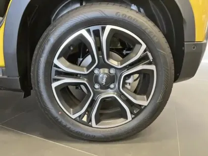 Photo 10 Jeep Avenger Gén. I Ph1 Summit 5