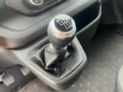 Photo 14 Renault Trafic Gén. III (F82) Ph3 Confort 4