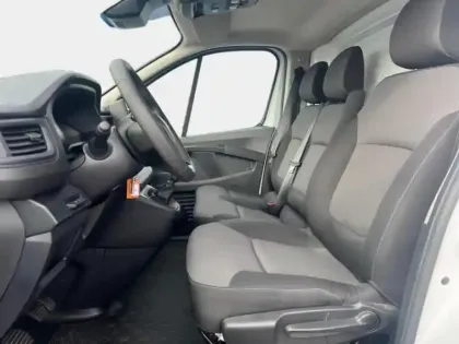 Photo 12 Renault Trafic Gén. III (F82) Ph3 Confort 4