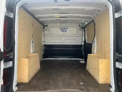 Photo 8 Renault Trafic Gén. III (F82) Ph3 Confort 4