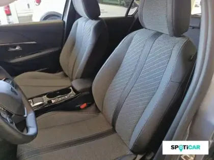 Photo 8 Peugeot 208  1.2 Hybrid 100ch Allure e-DCS6