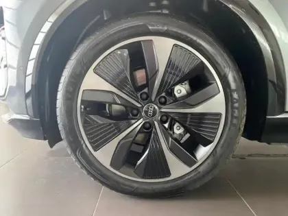 Photo 8 Audi Q6 Gén. I Ph1 S line 5