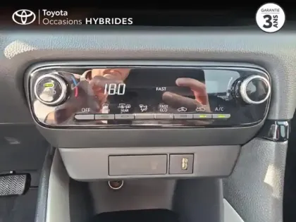 Photo 10 Toyota Yaris  116h Design 5p MC24