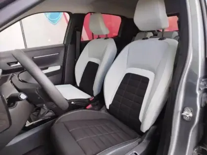 Photo 10 Citroën C3  1.2 Turbo 100ch MAX