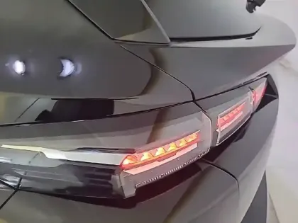 Photo 16 Peugeot 308  SW PHEV 180 e-EAT8