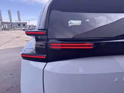 Photo 16 Citroën C5 aircross  Hybride 145 ch e-DCS6