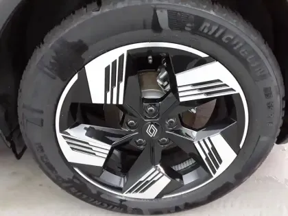 Photo 11 Renault Symbioz  E-Tech full hybrid 145