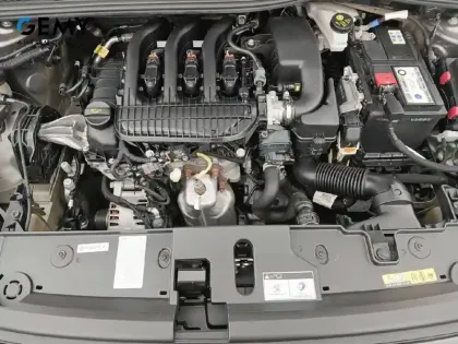 Photo 11 Peugeot 208  PureTech 75 S&S BVM5