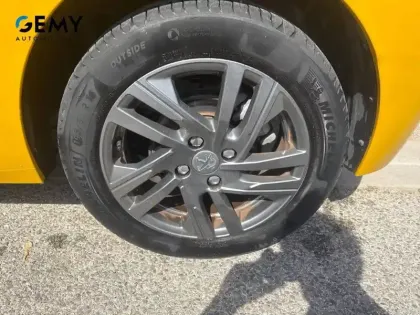 Photo 10 Peugeot 208  PureTech 100 S&S EAT8