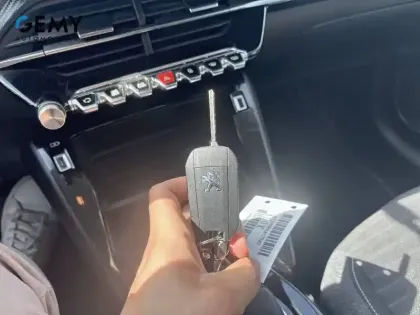 Photo 23 Peugeot 208  PureTech 100 S&S EAT8