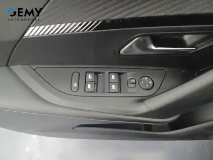 Photo 11 Peugeot 2008  PureTech 130 S&S EAT8