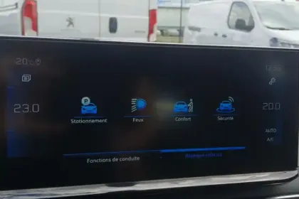 Photo 24 Peugeot 3008  Hybrid 136 e-DCS6