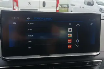 Photo 16 Peugeot 3008  Hybrid 136 e-DCS6