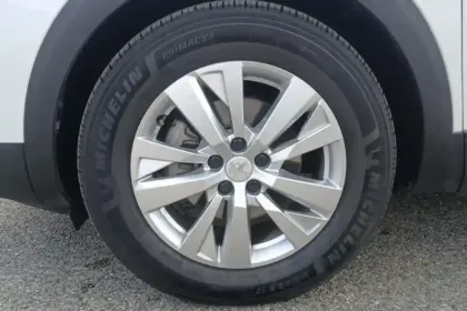 Photo 11 Peugeot 3008  Hybrid 136 e-DCS6