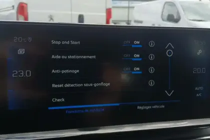 Photo 23 Peugeot 3008  Hybrid 136 e-DCS6