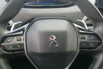 Photo 18 Peugeot 3008  Hybrid 136 e-DCS6