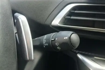 Photo 32 Peugeot 3008  Hybrid 136 e-DCS6