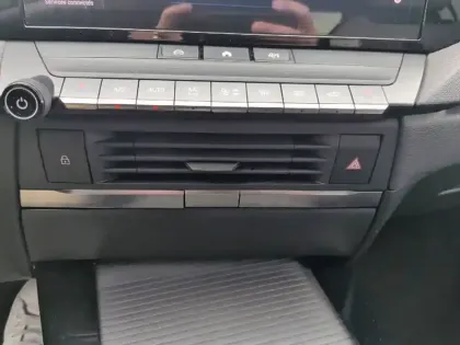 Photo 18 Opel Astra Gén. VI Ph1 Elegance 5