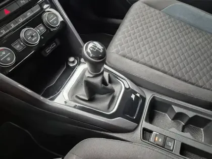 Photo 27 Volkswagen T-roc  1.6 TDI 115 Start/Stop BVM6