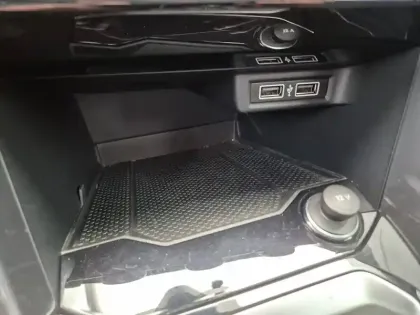 Photo 28 Volkswagen T-roc  1.6 TDI 115 Start/Stop BVM6