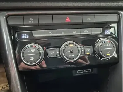 Photo 29 Volkswagen T-roc  1.6 TDI 115 Start/Stop BVM6