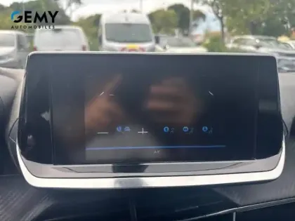 Photo 14 Peugeot 2008  PureTech 100 S&S BVM6