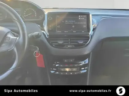 Photo 21 Peugeot 208  PureTech 110ch S&S BVM6