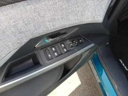 Photo 19 Peugeot 3008  Electrique 210 ch 73 kWh