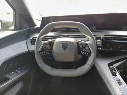 Photo 8 Peugeot 3008  Electrique 210 ch 73 kWh