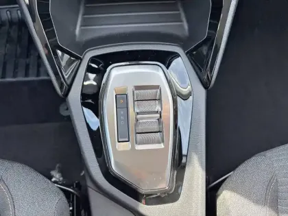 Photo 13 Peugeot 208  Hybrid 110 ch e-DCS6