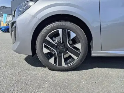 Photo 12 Peugeot 208  Hybrid 110 ch e-DCS6