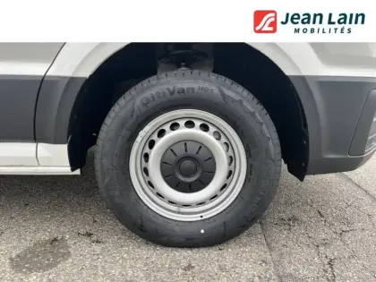 Photo 8 Volkswagen Crafter  VAN 35 L3H3 2.0 TDI 177 CH BVA8 4MOTION