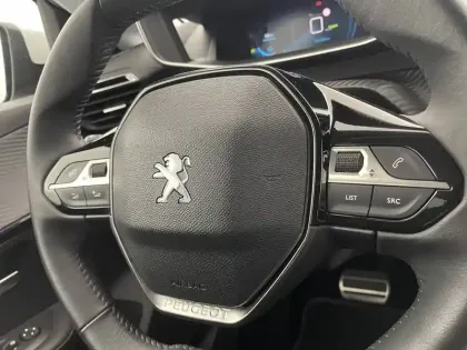 Photo 38 Peugeot 208  Electrique 50 kWh 136ch