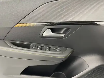 Photo 5 Peugeot 208 Gén. II Ph1 NG Roadtrip 5