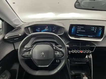 Photo 17 Peugeot 208 Gén. II Ph1 NG Roadtrip 5