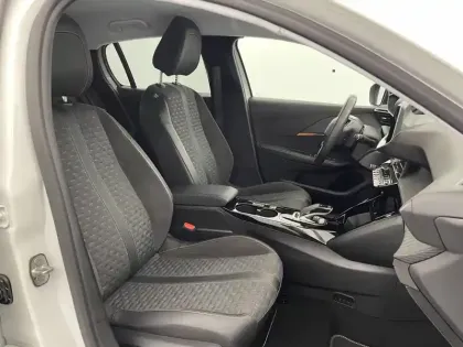 Photo 35 Peugeot 208  Electrique 50 kWh 136ch