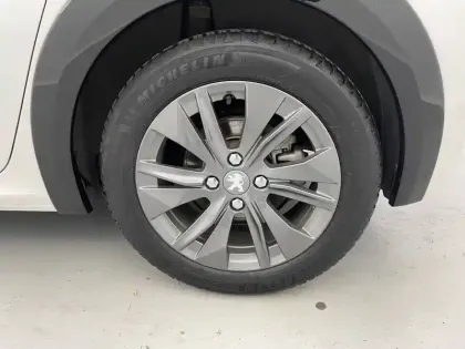 Photo 30 Peugeot 208 Gén. II Ph1 NG Roadtrip 5