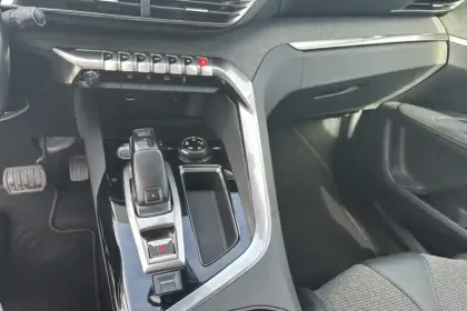 Photo 18 Peugeot 3008 Gén. II Ph1 Allure Business 5