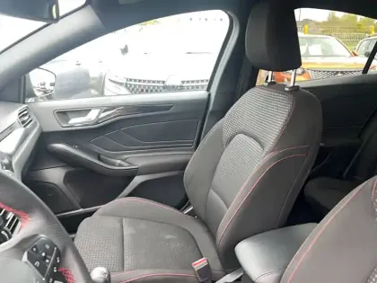 Photo 6 Ford Focus Gén. IV Ph1 ST-Line X 5