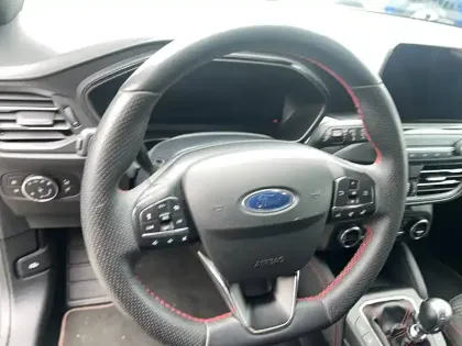 Photo 7 Ford Focus Gén. IV Ph1 ST-Line X 5